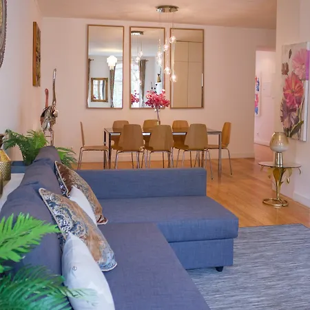 Sao Bento Lux By Lu Holidays Daire Lisboa