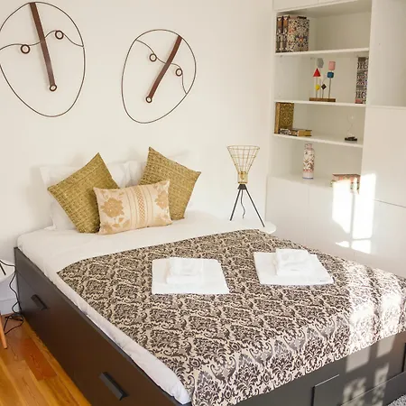 Sao Bento Lux By Lu Holidays Daire Lisboa